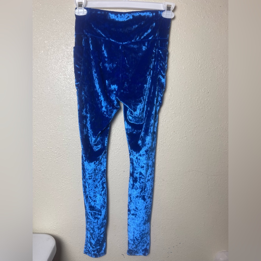 Fabletics Blue Velvet Women's Leggings and sports bra - Picture 11 of 16